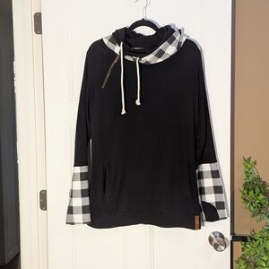 AMPERSAND AVE Black And White Buffalo Plaid Hoodie with Plaid Accents. Size XL.